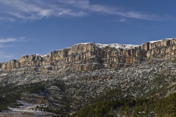 Panoràmica de Montsant nevat.